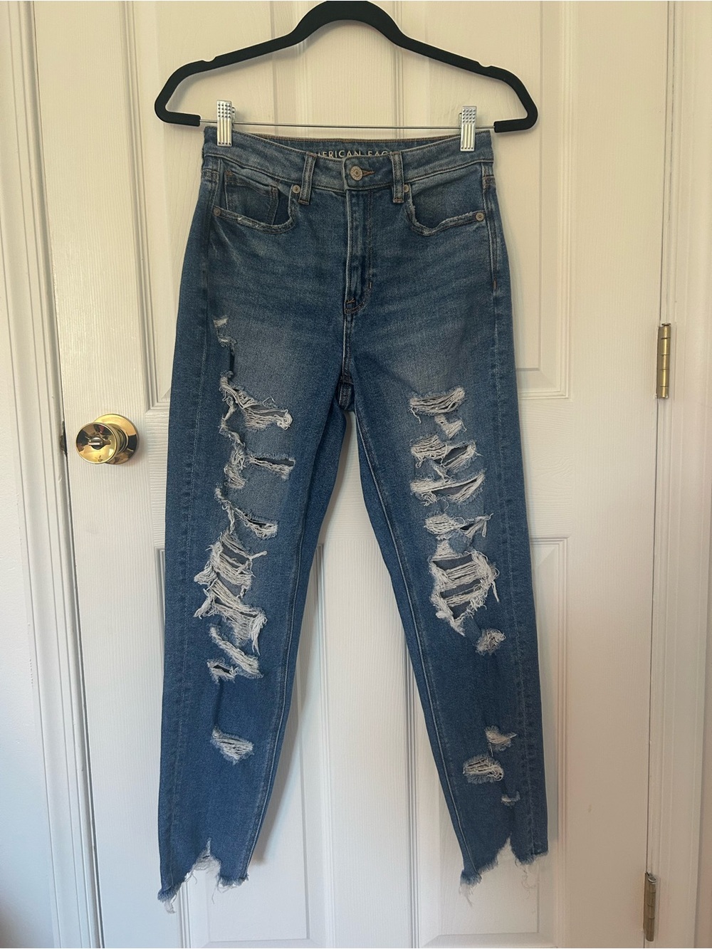 American Eagle Mom Jeans Distressed High Rise Size 2